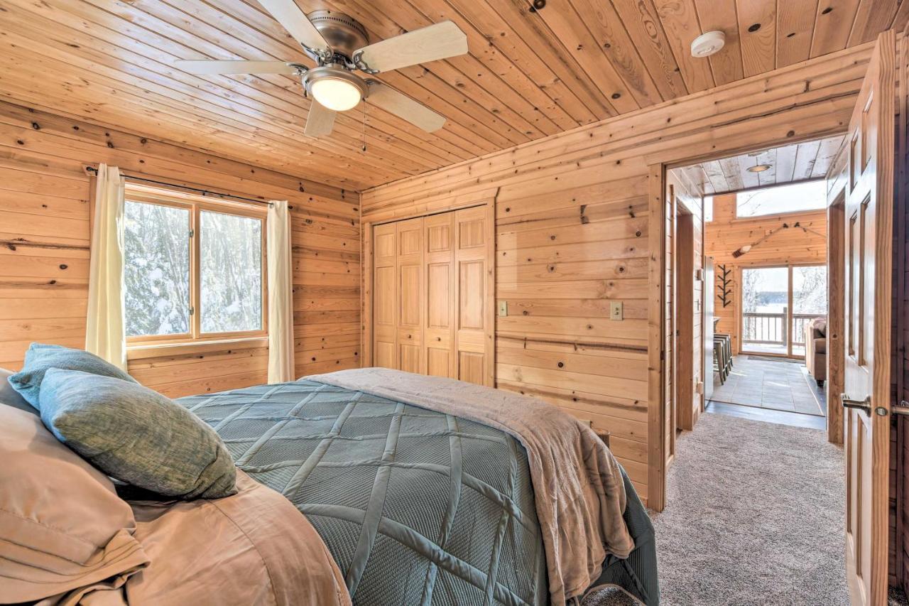 Scenic Hayward Lake View Retreat With Fire Pit Екстер'єр фото