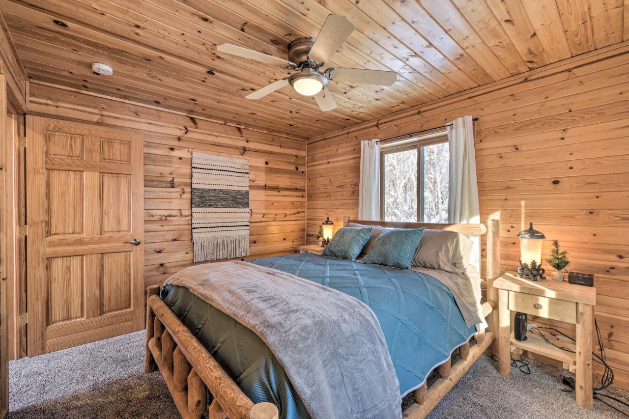 Scenic Hayward Lake View Retreat With Fire Pit Екстер'єр фото