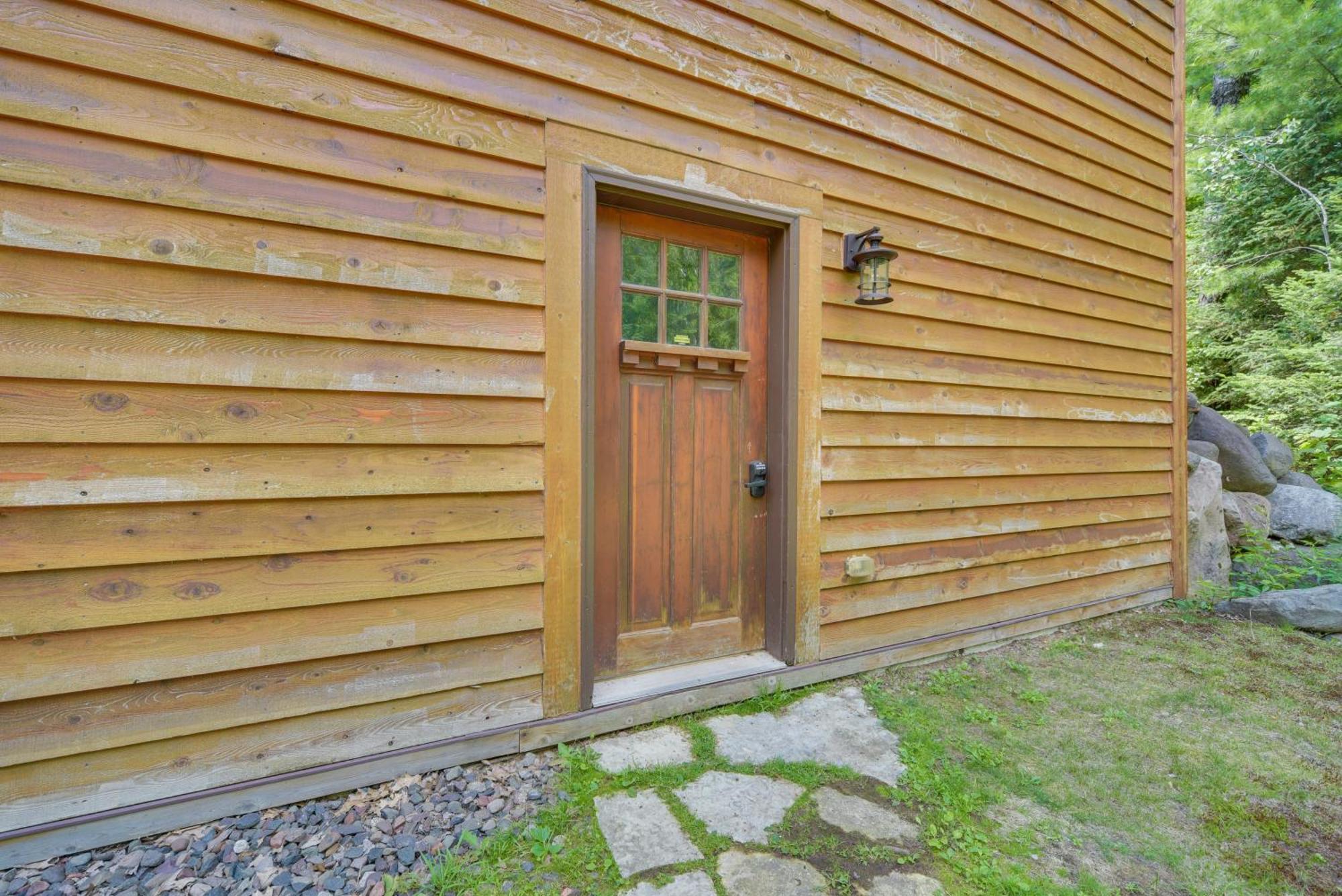 Scenic Hayward Lake View Retreat With Fire Pit Екстер'єр фото