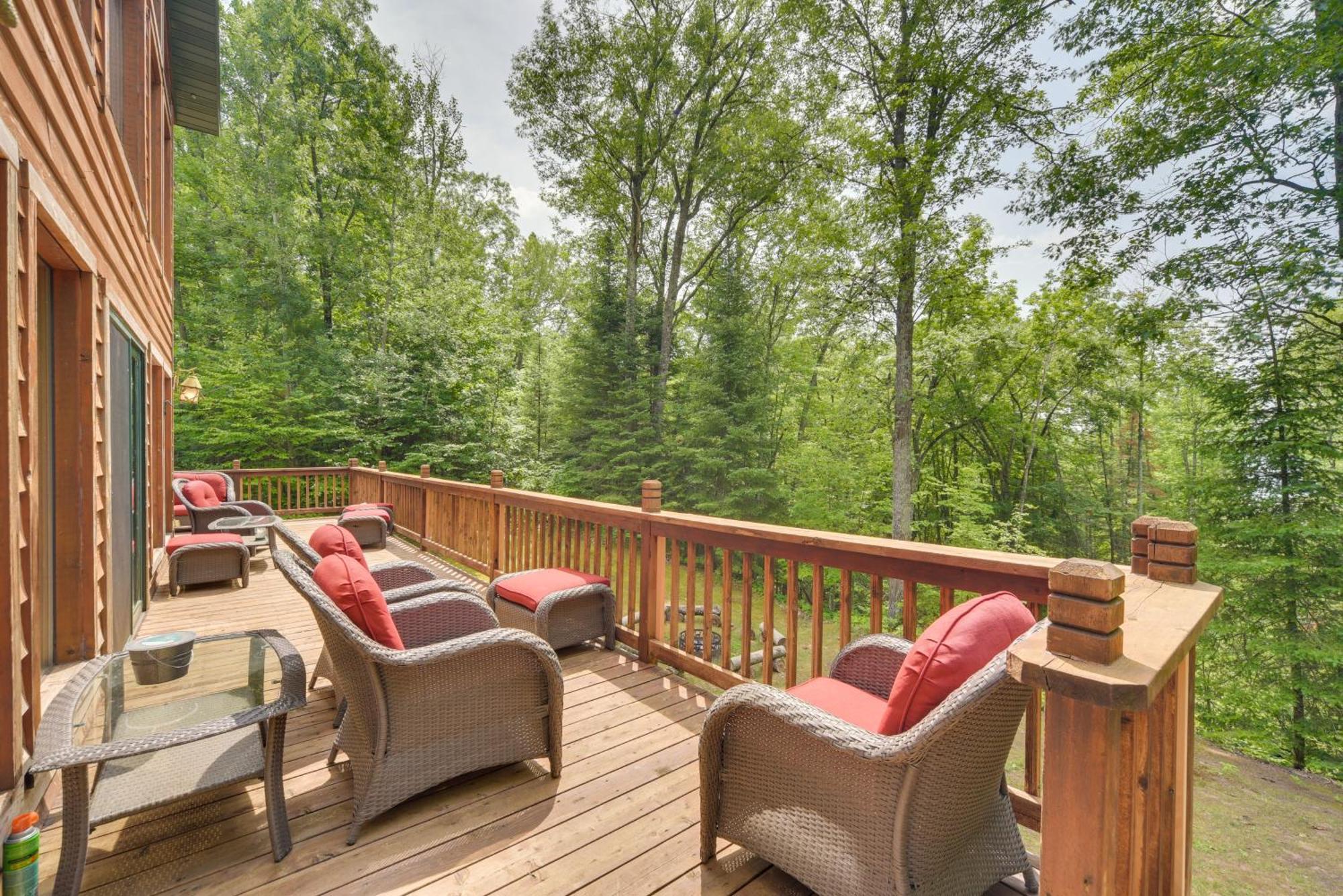 Scenic Hayward Lake View Retreat With Fire Pit Екстер'єр фото