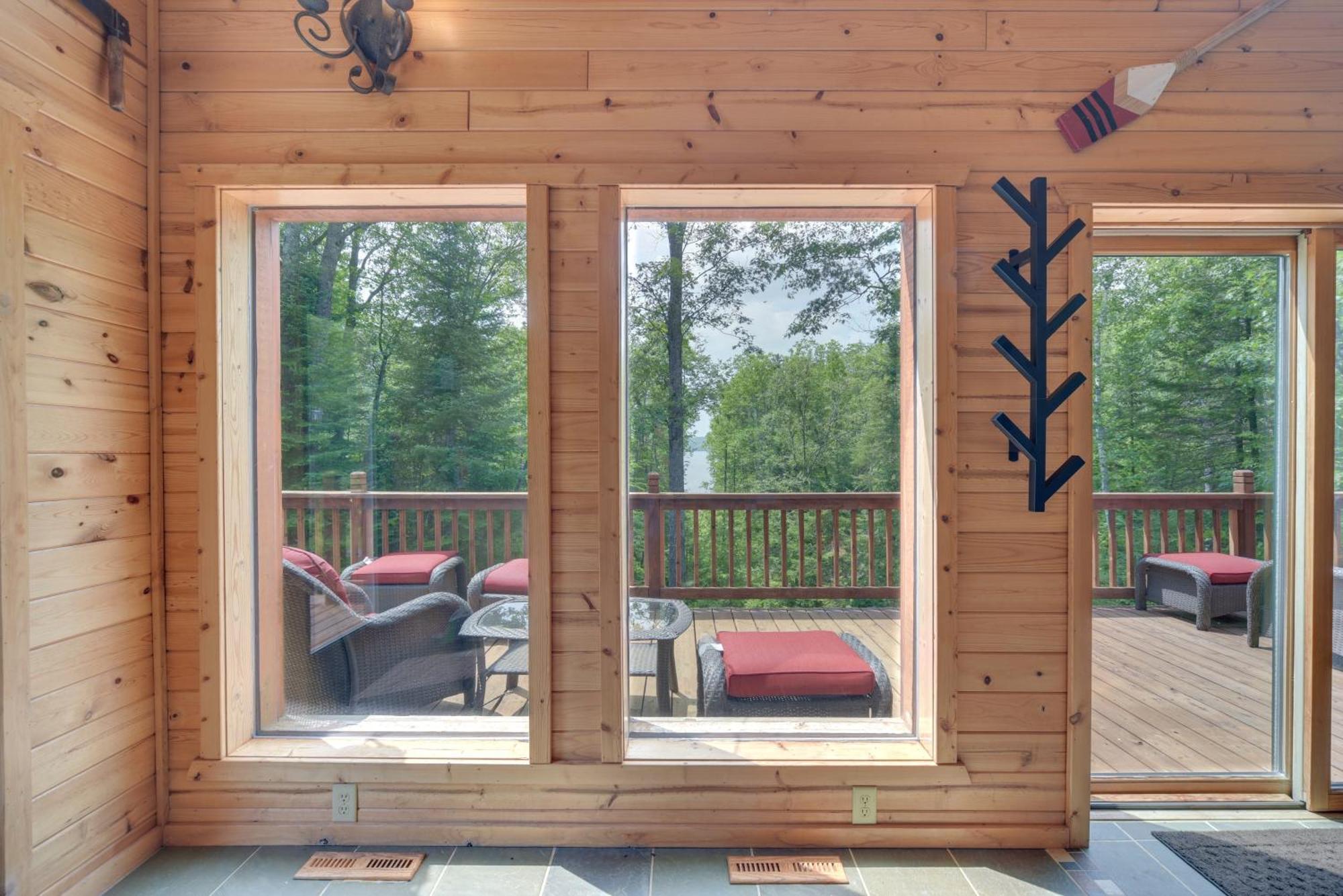 Scenic Hayward Lake View Retreat With Fire Pit Екстер'єр фото