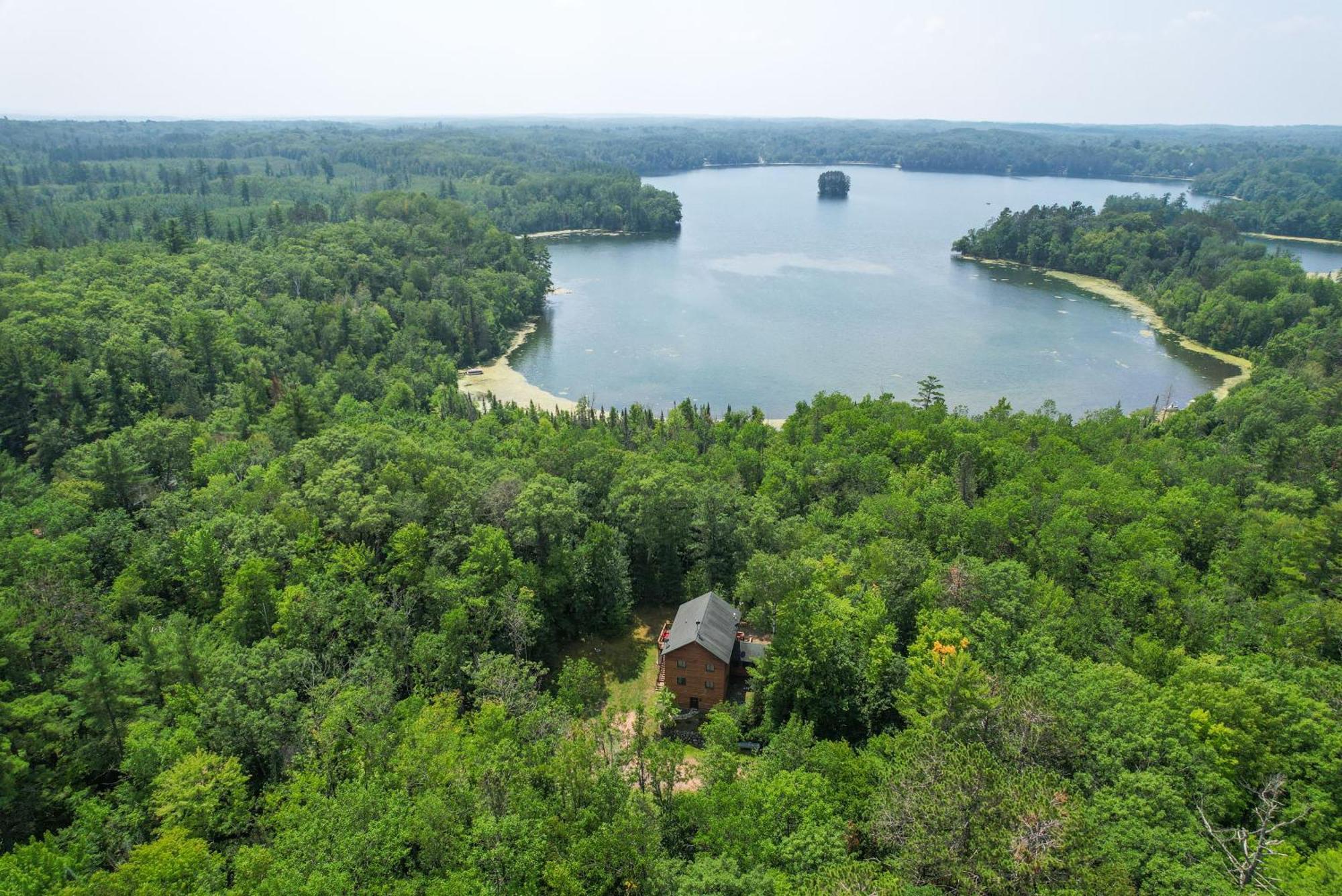 Scenic Hayward Lake View Retreat With Fire Pit Екстер'єр фото