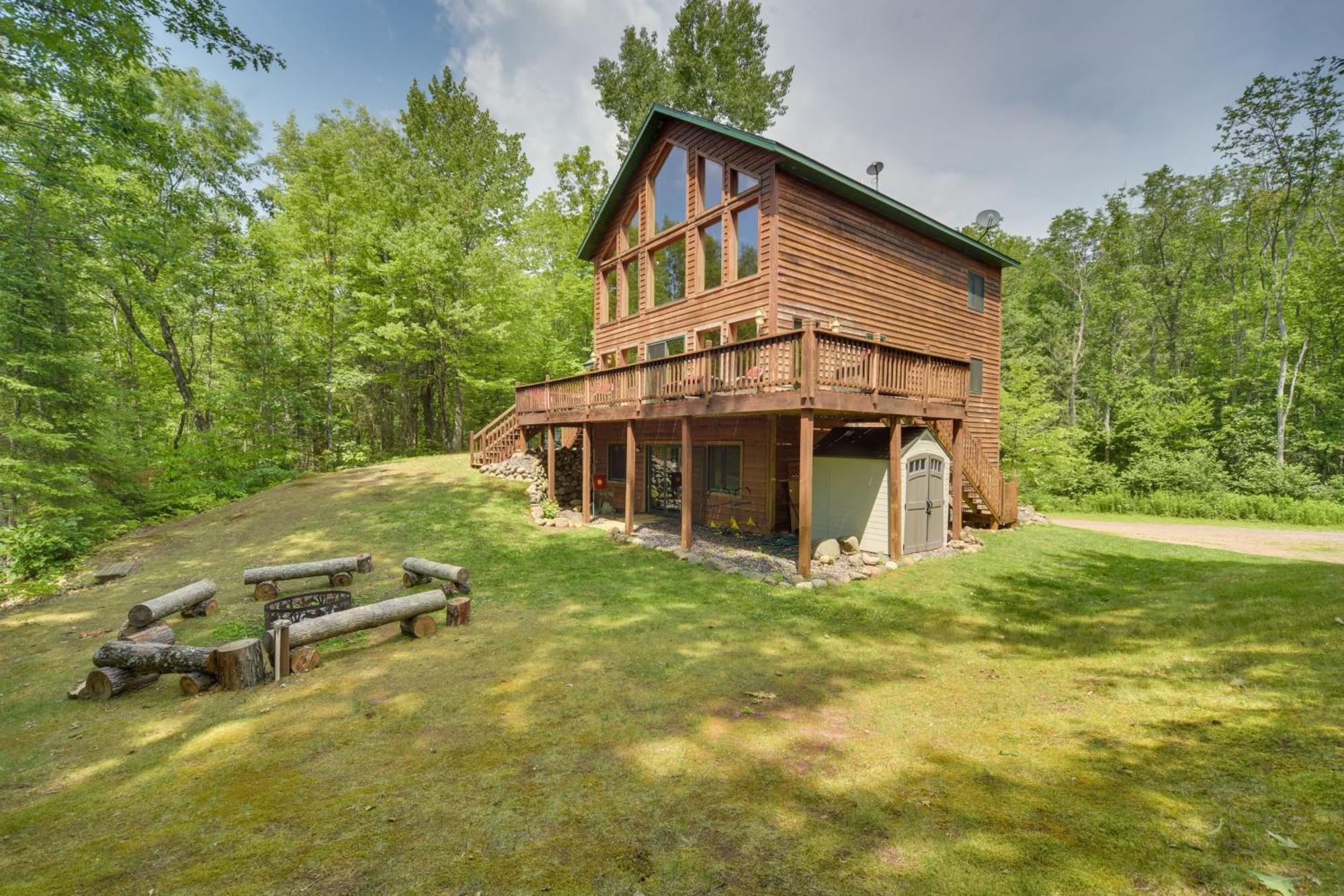 Scenic Hayward Lake View Retreat With Fire Pit Екстер'єр фото